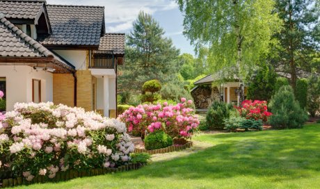 Paysagiste pour la création d’un massif fleuri dans un jardin Saint-Martin-d'Hères - ACM Paysage